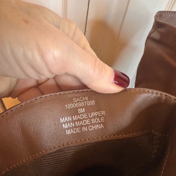 Sachi NWTS Women’s Brown Slouch Size 8M Faux Leather Size Zipper 3 Inch Heel - Picture 10 of 11